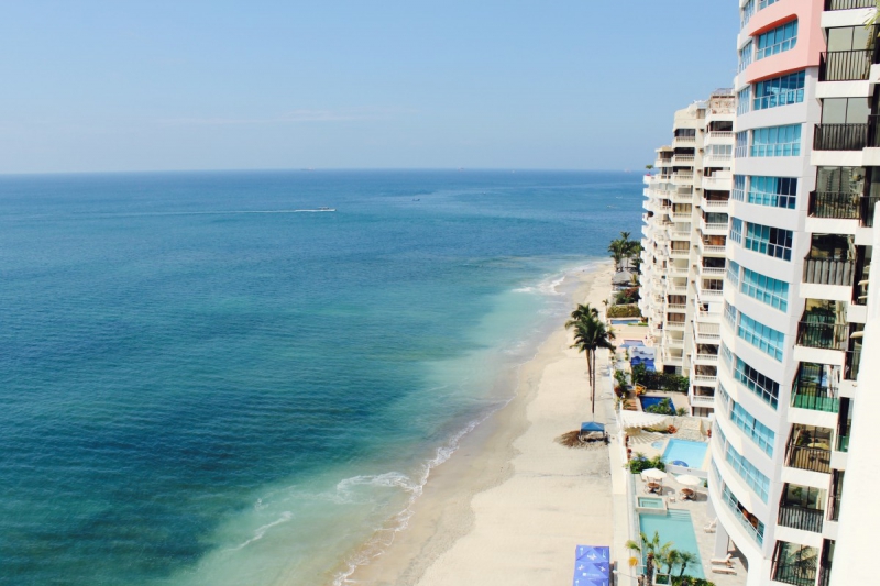 chambre-hote-BLAUSASC-min_beach_ocean_shore_hotel_palm_tree-33726